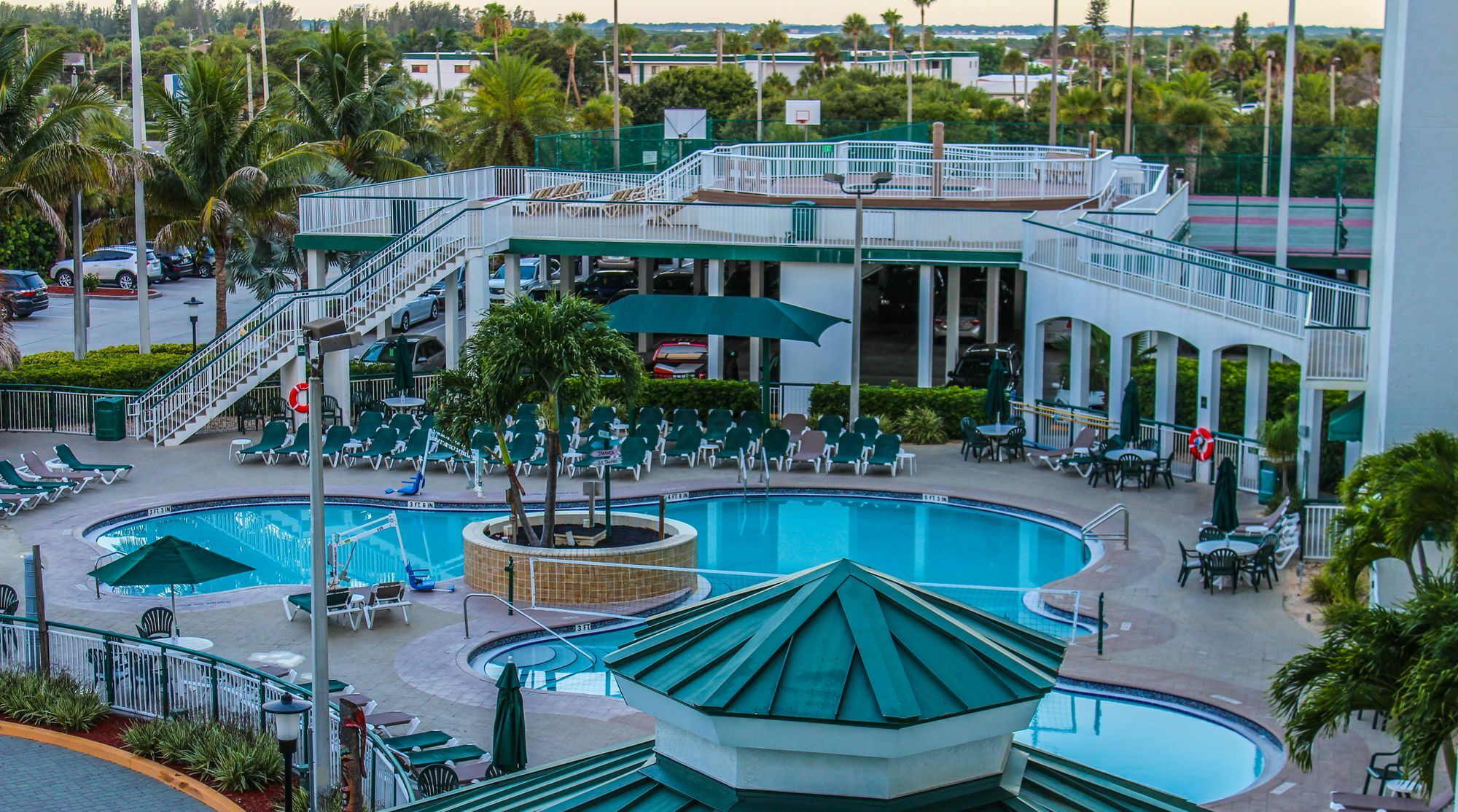 The Resort On Cocoa Beach Exterior photo